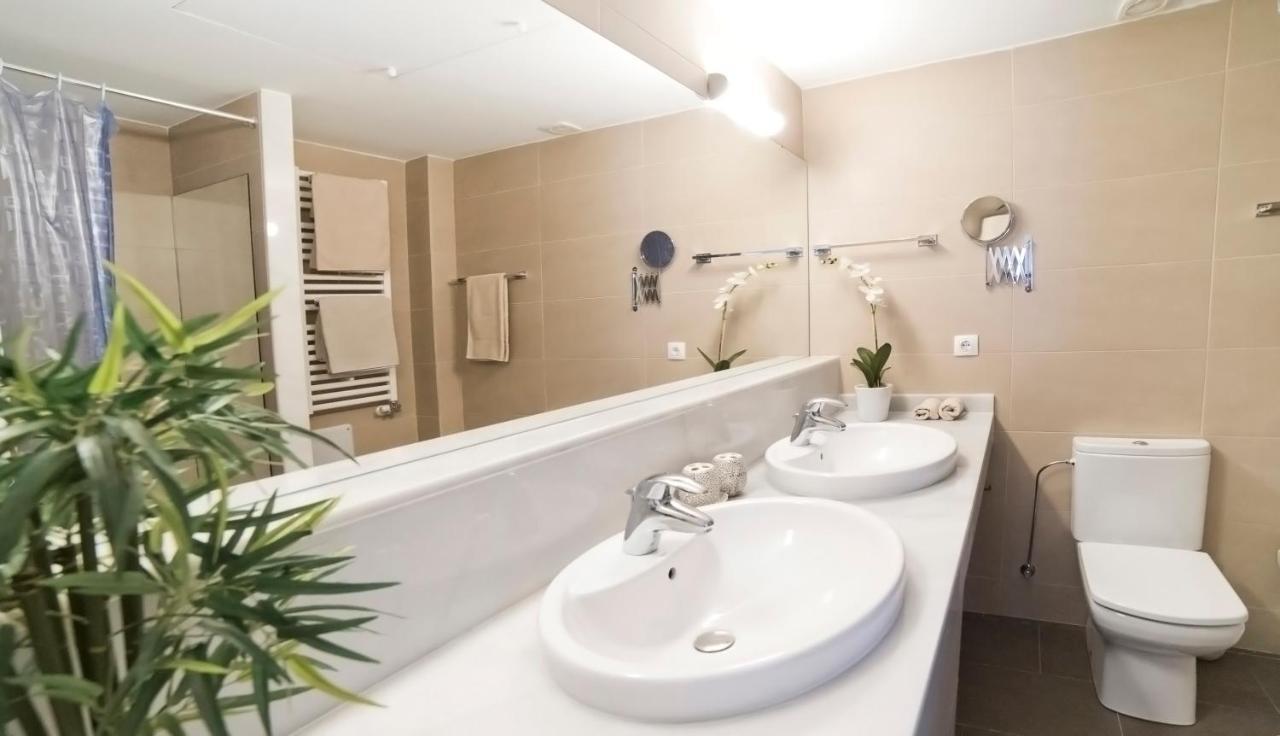 Tranquil Duplex In Sitges, Barcelona,Sea Views, Parking, Terrace Lejlighed Eksteriør billede