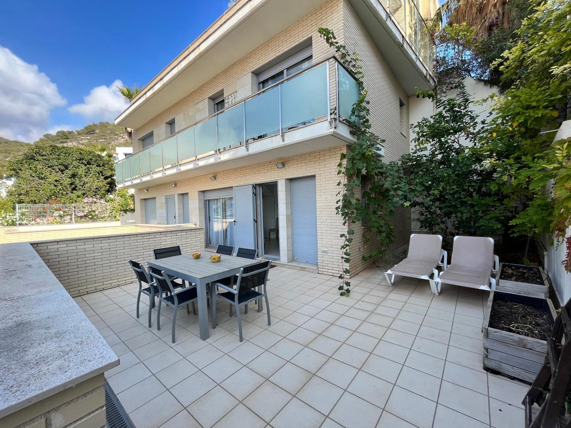Tranquil Duplex In Sitges, Barcelona,Sea Views, Parking, Terrace Lejlighed Eksteriør billede